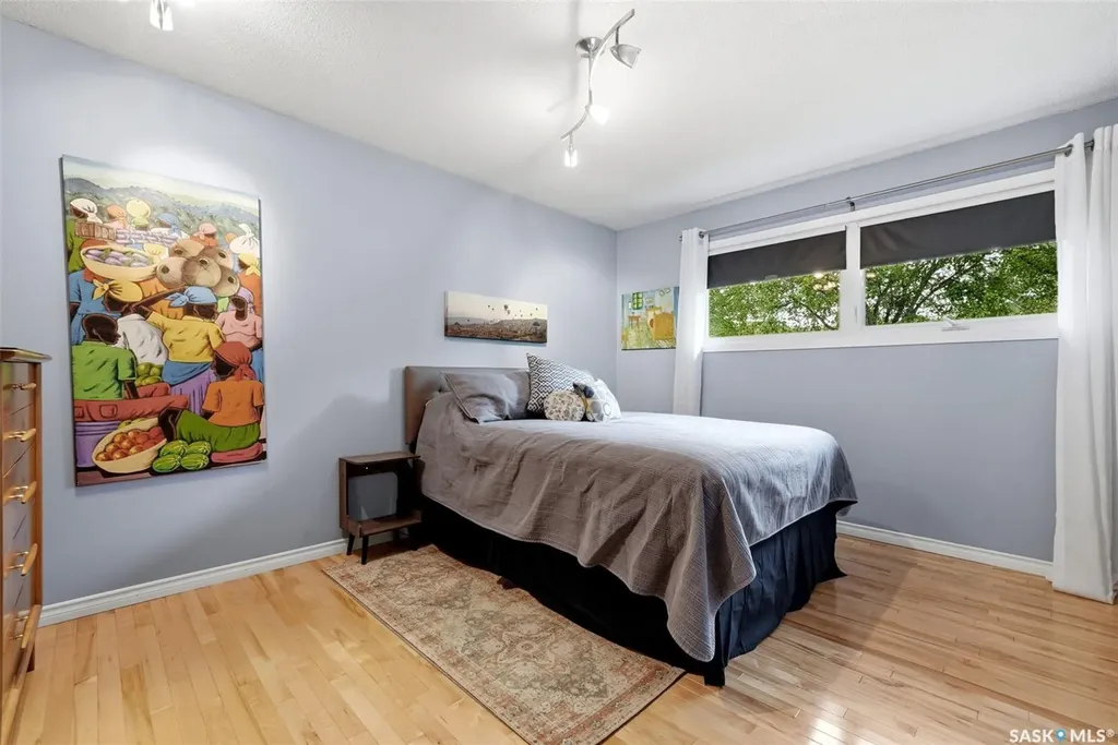 15 Parkwood Road Regina SK S4S 2Z8