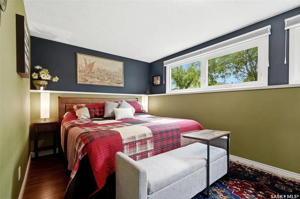 15 Parkwood Road Regina SK S4S 2Z8