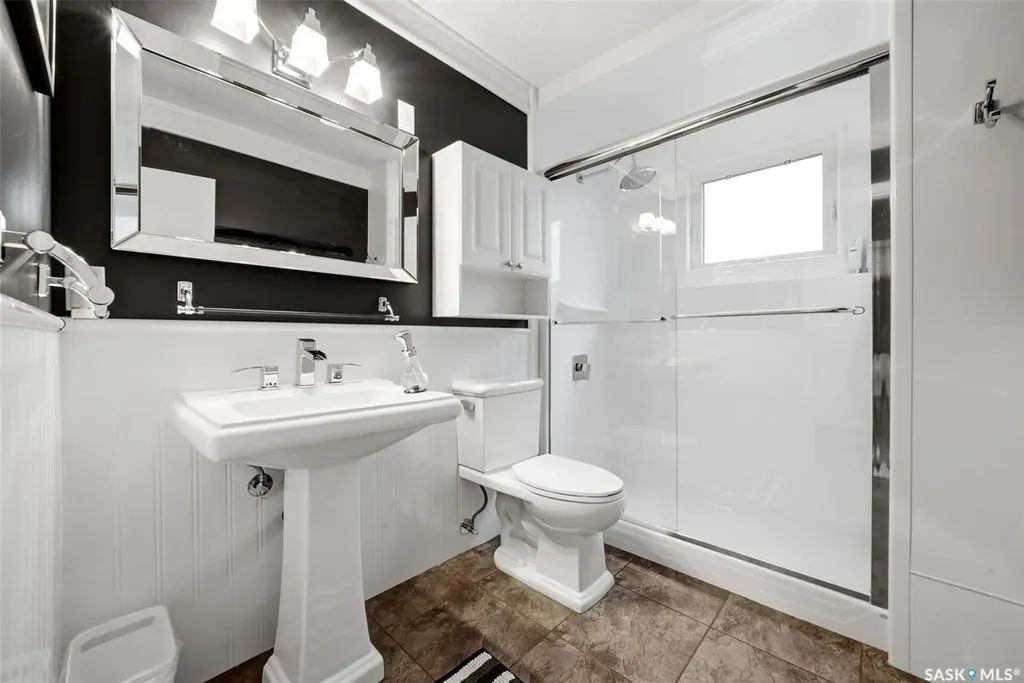 15 Parkwood Road Regina SK S4S 2Z8