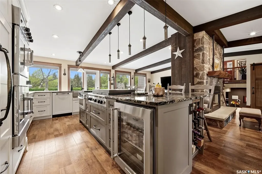 15 Parkwood Road Regina SK S4S 2Z8