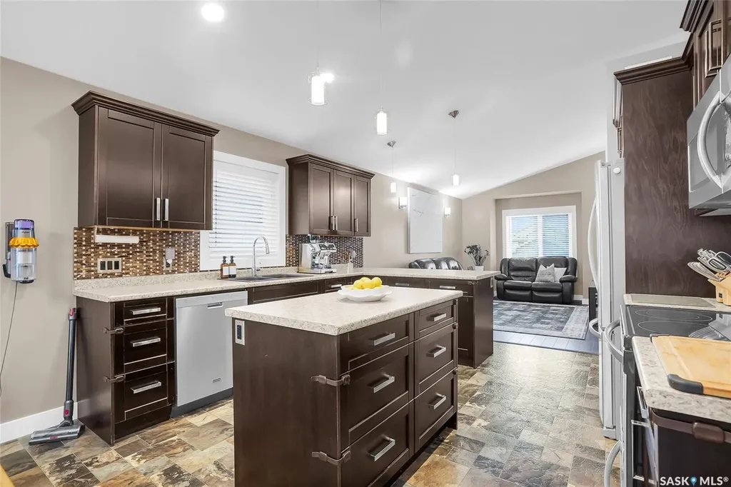 434 Langlois Way Saskatoon SK S7T 0S8