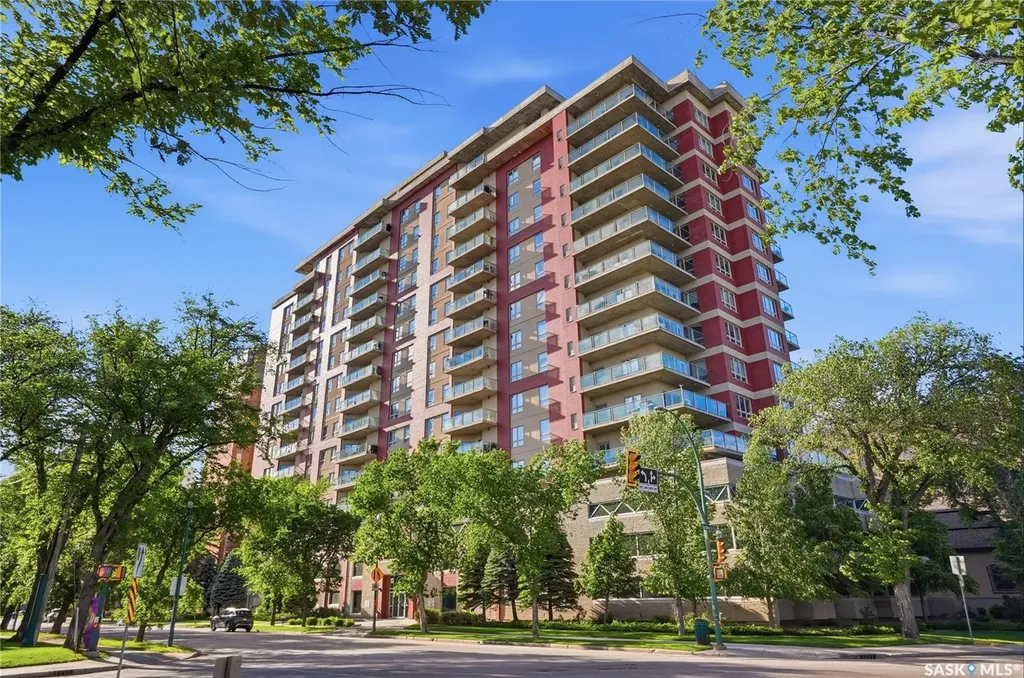 902 Spadina Crescent E Saskatoon SK S7K 0G8