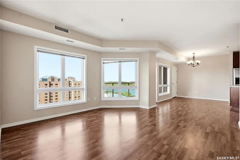 902 Spadina Crescent E Saskatoon SK S7K 0G8