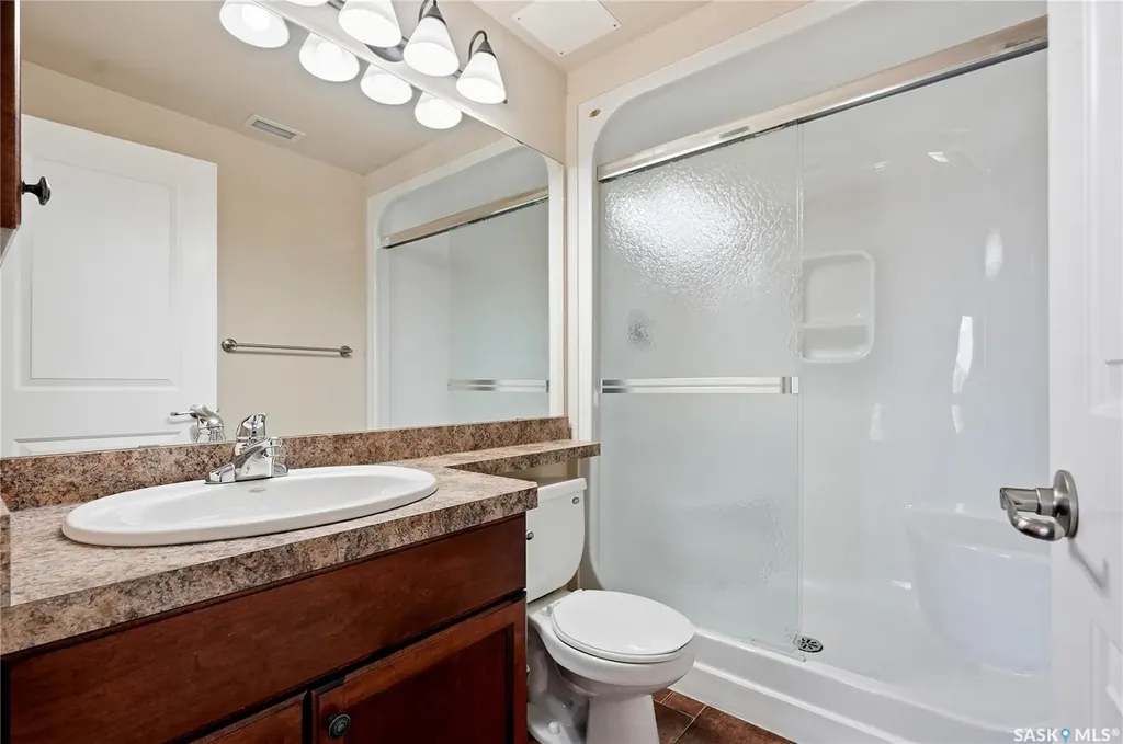 902 Spadina Crescent E Saskatoon SK S7K 0G8