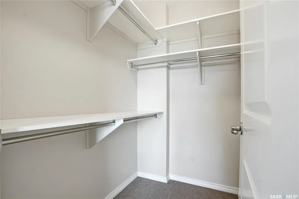 902 Spadina Crescent E Saskatoon SK S7K 0G8
