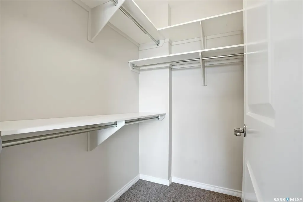 902 Spadina Crescent E Saskatoon SK S7K 0G8