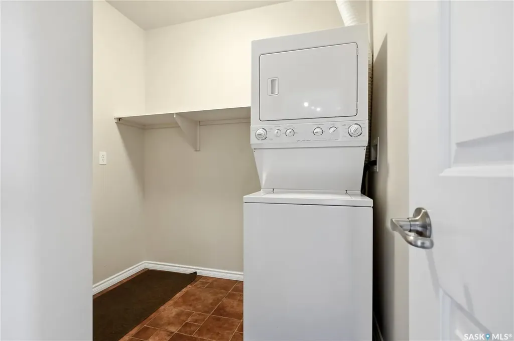 902 Spadina Crescent E Saskatoon SK S7K 0G8