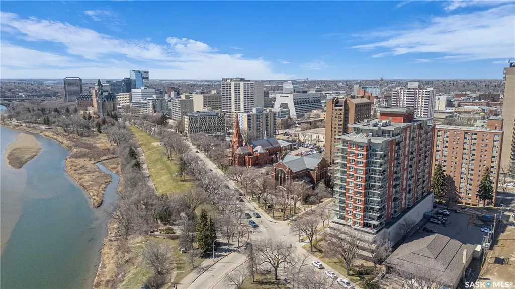 902 Spadina Crescent E Saskatoon SK S7K 0G8