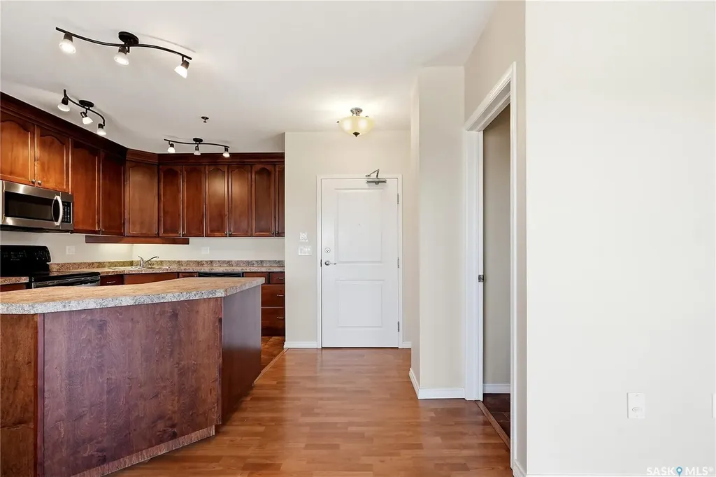 902 Spadina Crescent E Saskatoon SK S7K 0G8