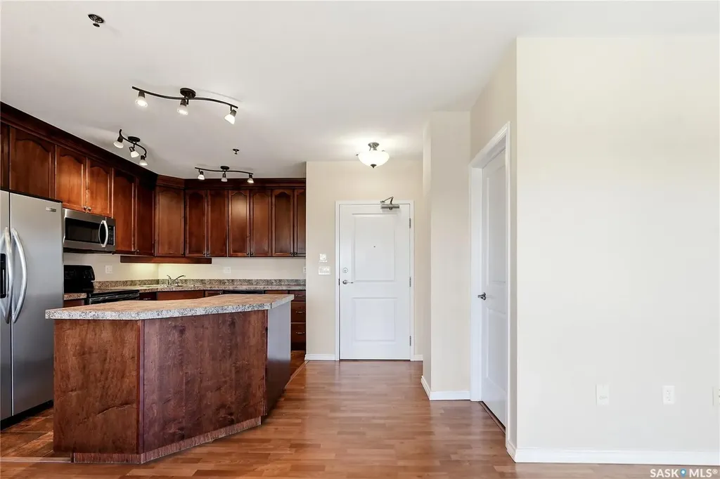 902 Spadina Crescent E Saskatoon SK S7K 0G8