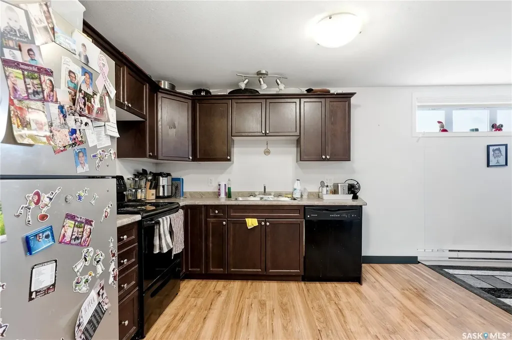808 Glenview Cove Martensville SK S0K 0A2
