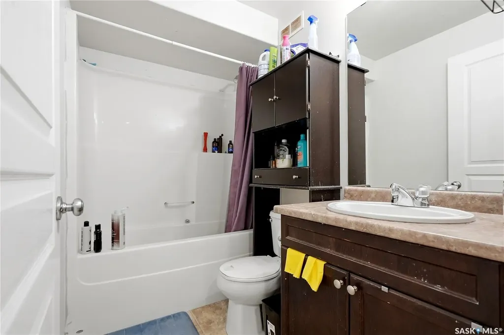 808 Glenview Cove Martensville SK S0K 0A2