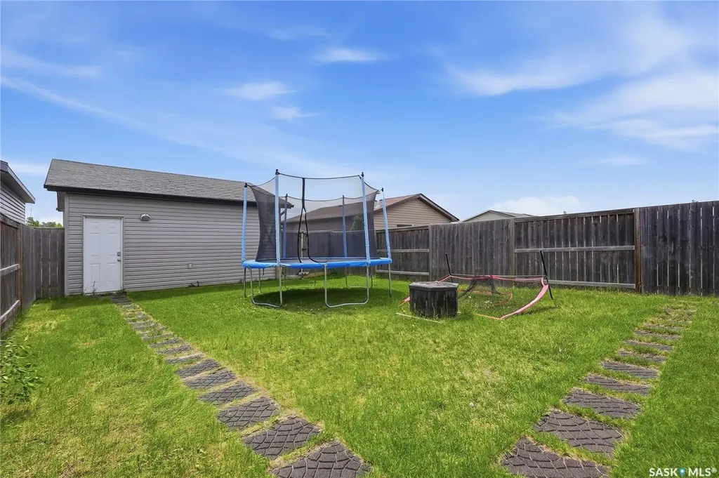 808 Glenview Cove Martensville SK S0K 0A2