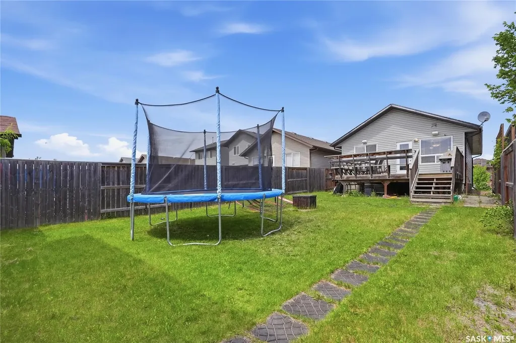 808 Glenview Cove Martensville SK S0K 0A2