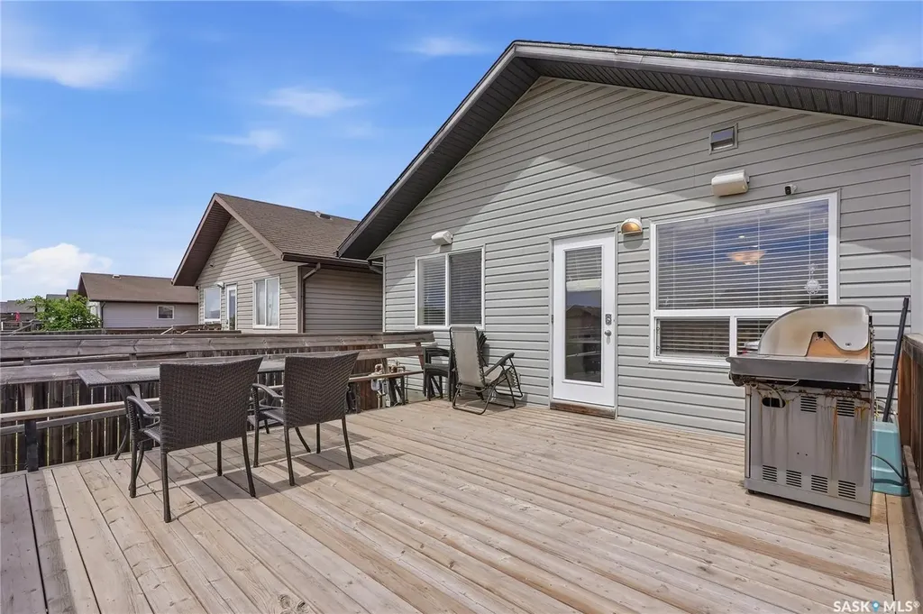 808 Glenview Cove Martensville SK S0K 0A2