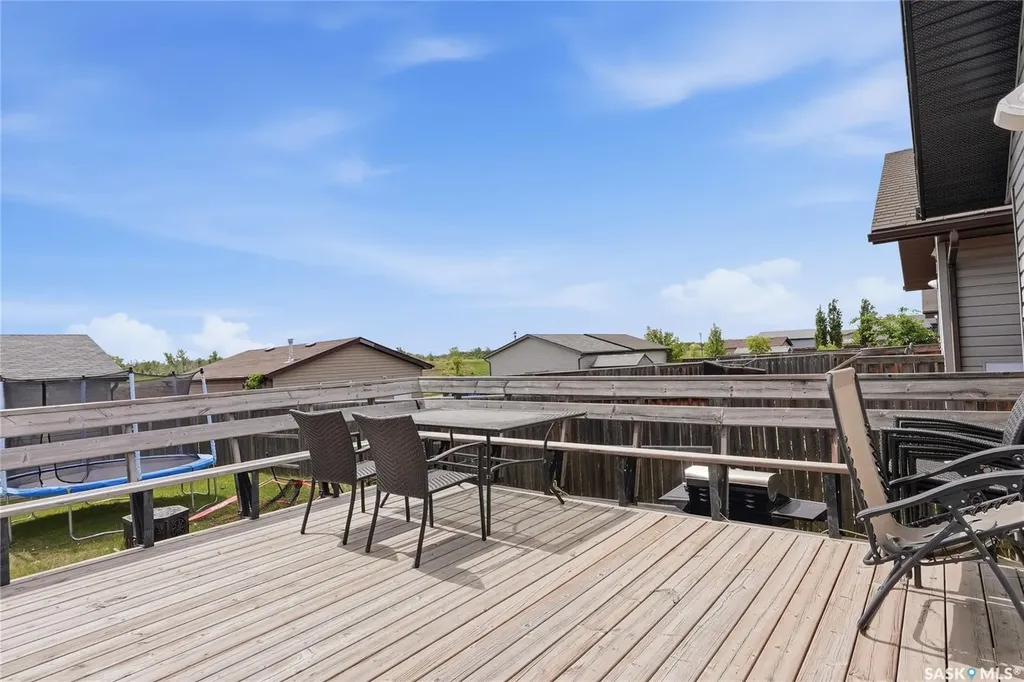 808 Glenview Cove Martensville SK S0K 0A2