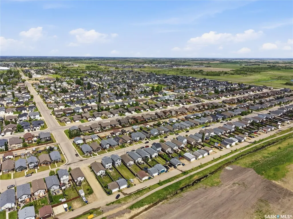 808 Glenview Cove Martensville SK S0K 0A2