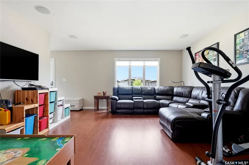 808 Glenview Cove Martensville SK S0K 0A2