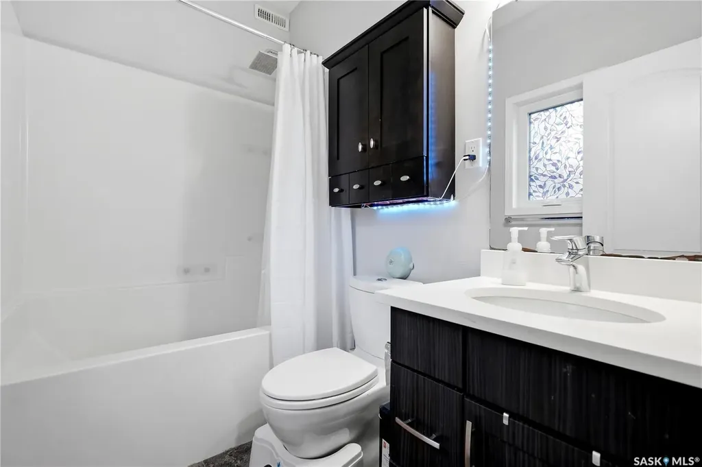 2640 Makowsky Crescent Regina SK S4X 0M8