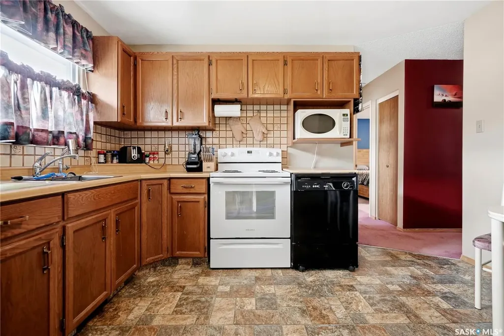 7 Upland Drive Regina SK S4R 0B8