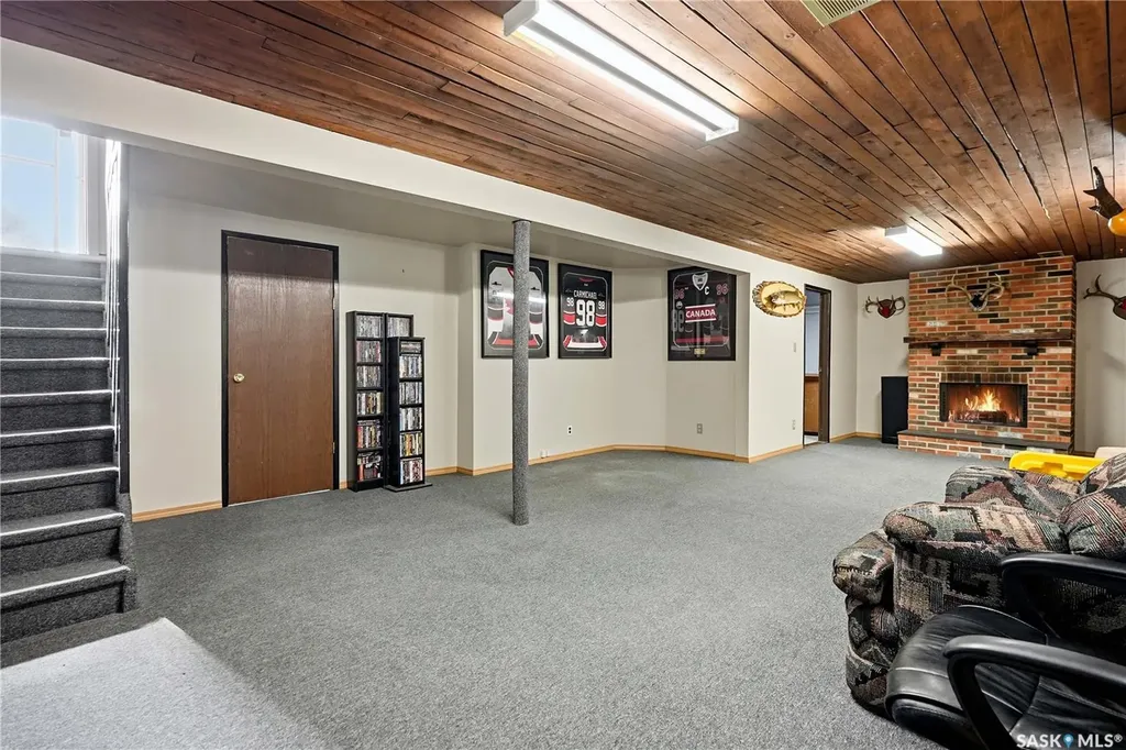 7 Upland Drive Regina SK S4R 0B8