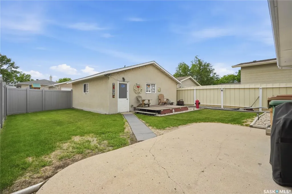 7 Upland Drive Regina SK S4R 0B8