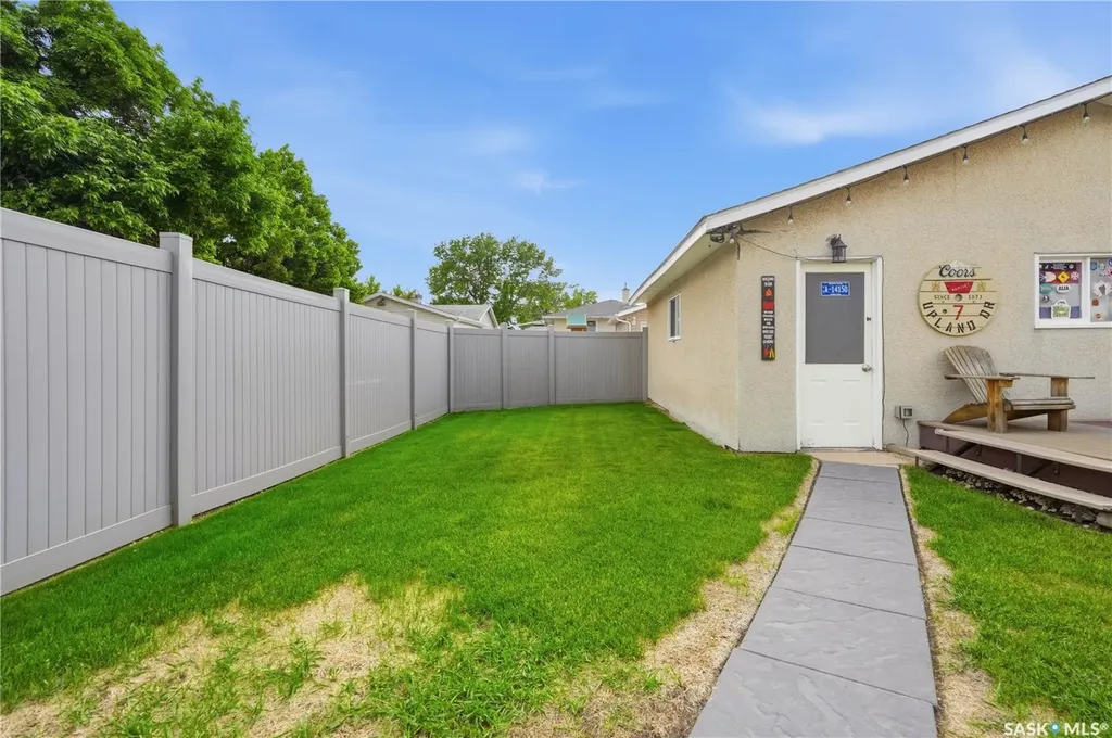 7 Upland Drive Regina SK S4R 0B8