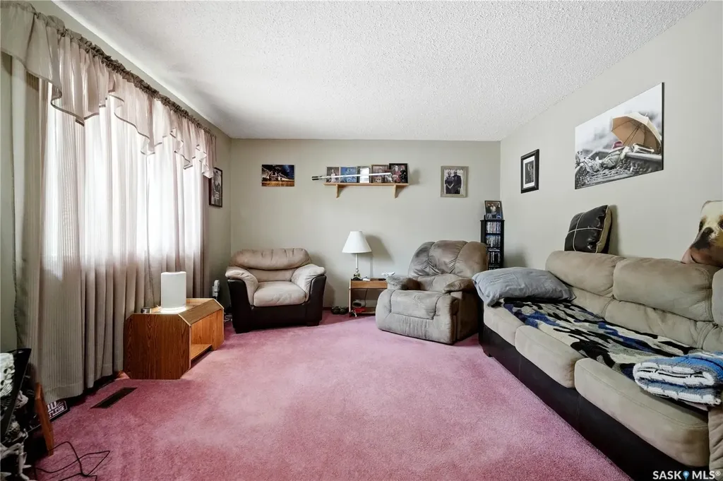 7 Upland Drive Regina SK S4R 0B8