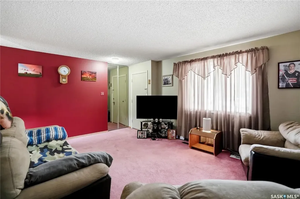 7 Upland Drive Regina SK S4R 0B8