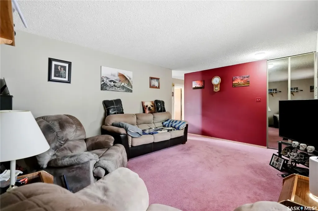7 Upland Drive Regina SK S4R 0B8