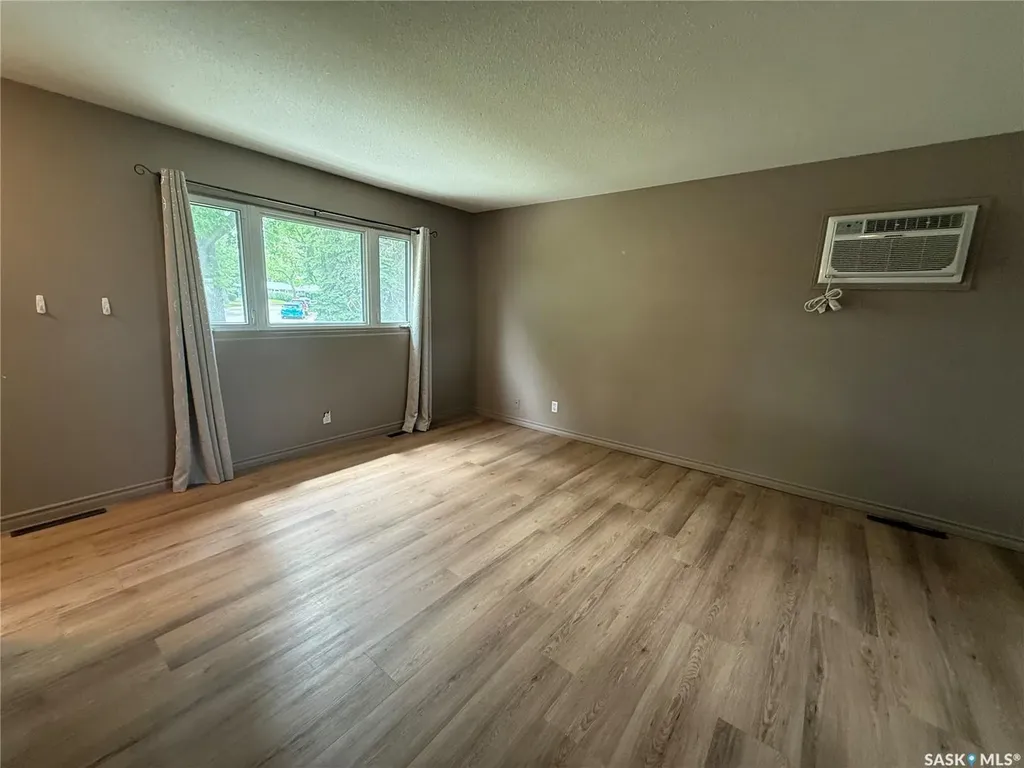 622 Williams Crescent Regina SK S4T 6B2