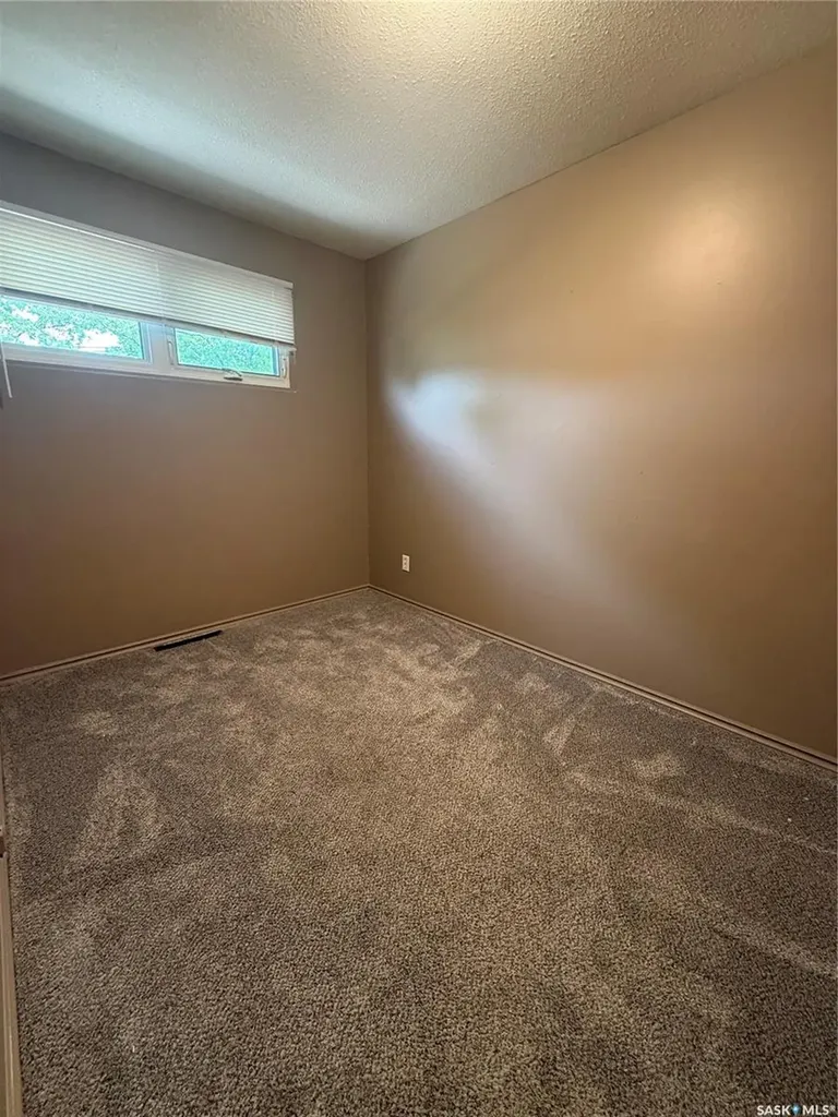 622 Williams Crescent Regina SK S4T 6B2