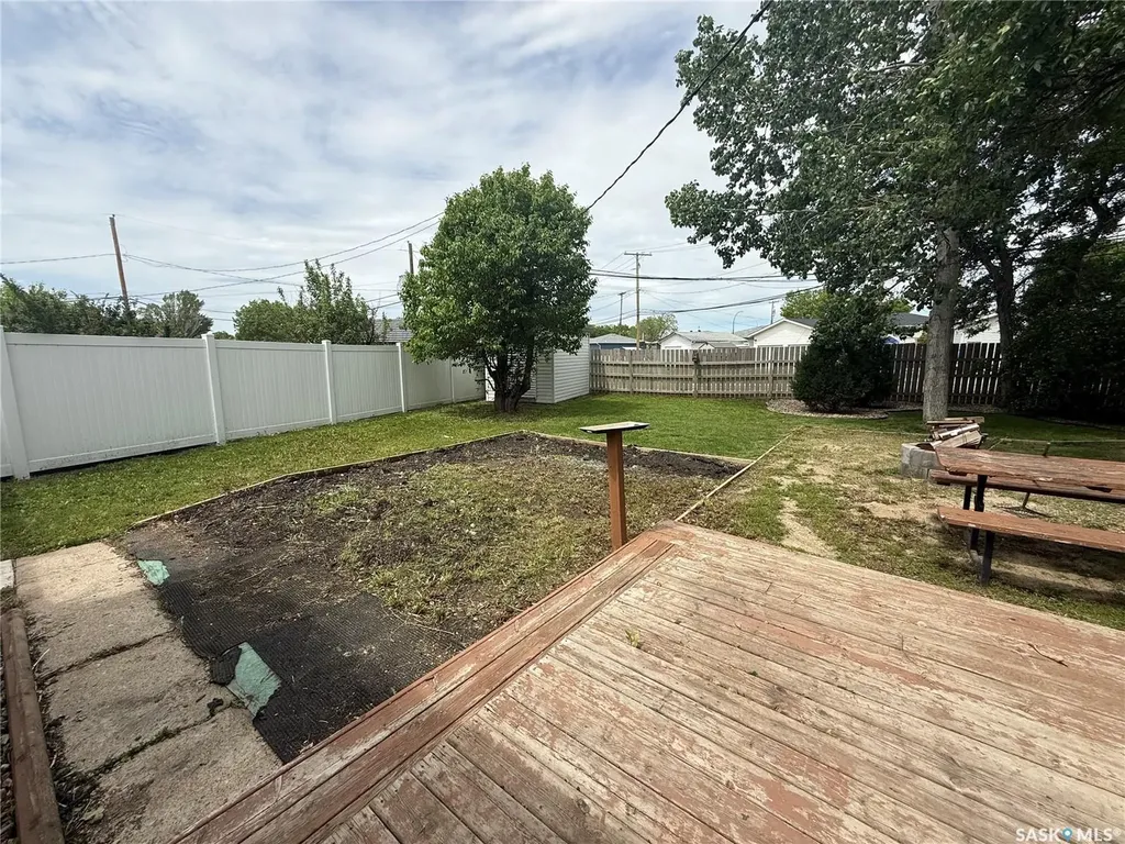 622 Williams Crescent Regina SK S4T 6B2