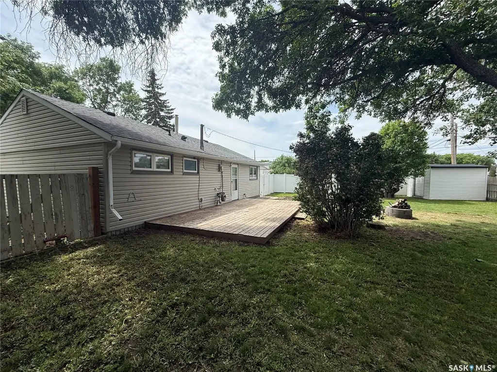 622 Williams Crescent Regina SK S4T 6B2