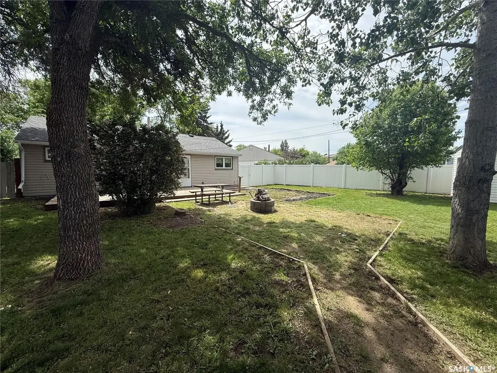 622 Williams Crescent Regina SK S4T 6B2