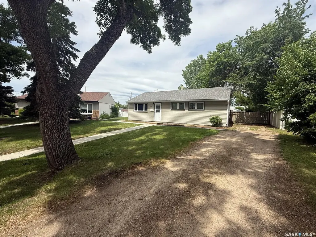 622 Williams Crescent Regina SK S4T 6B2