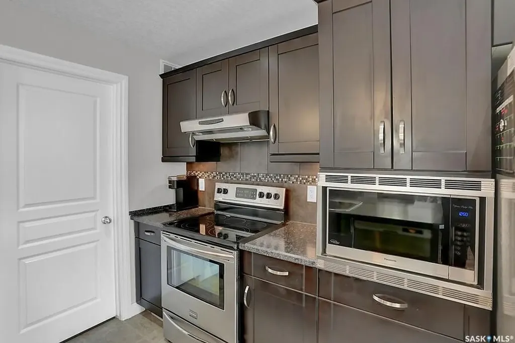 8705 Hincks Lane Regina SK S4Y 0B9