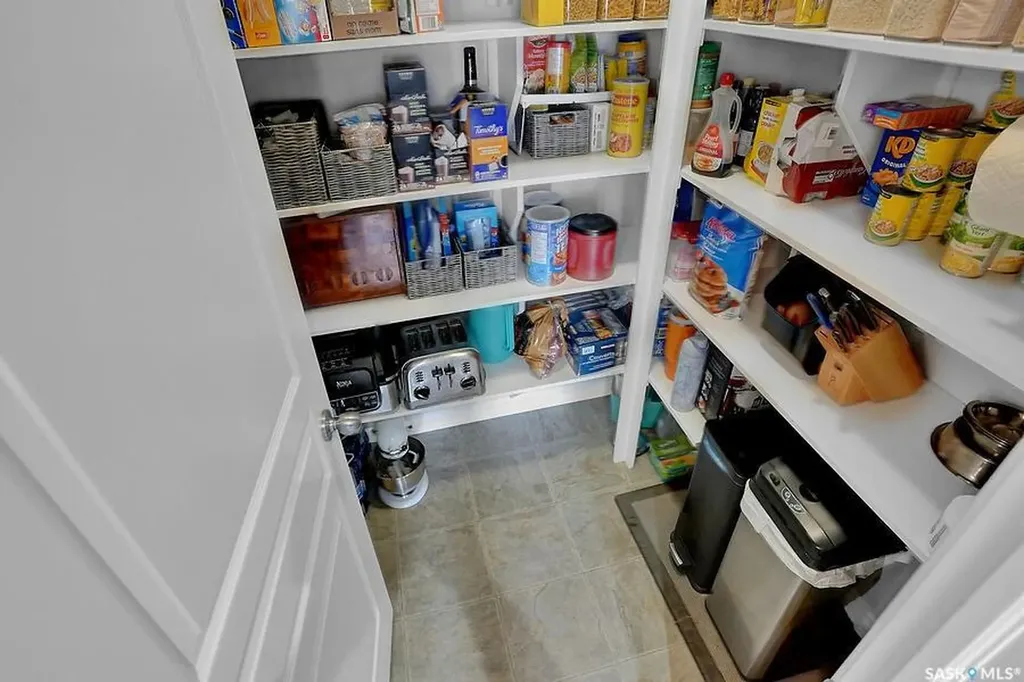 8705 Hincks Lane Regina SK S4Y 0B9