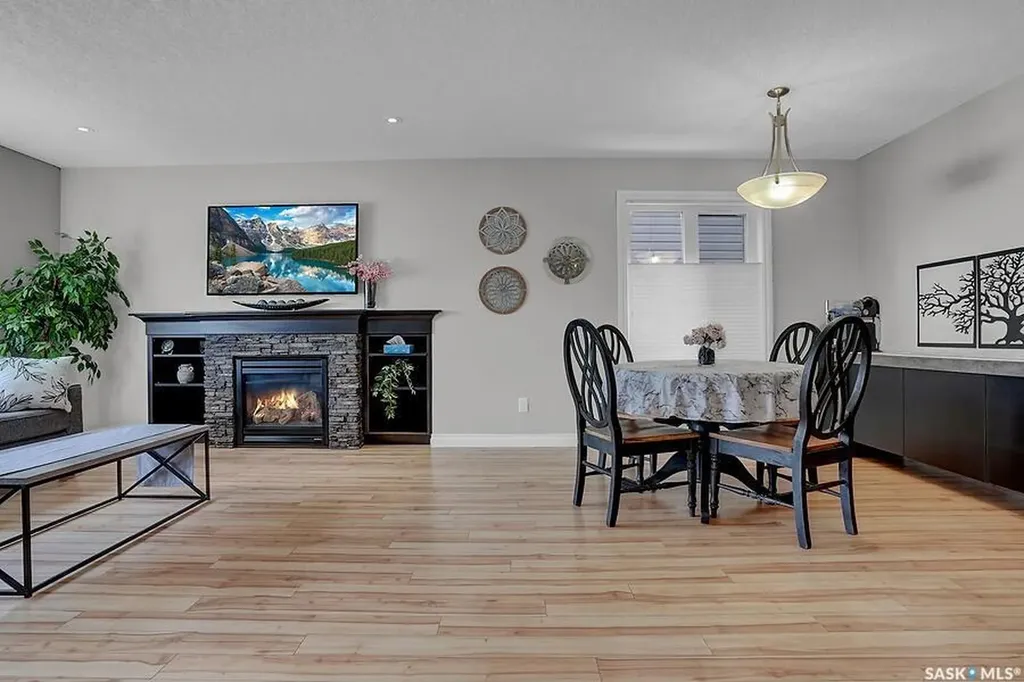 8705 Hincks Lane Regina SK S4Y 0B9
