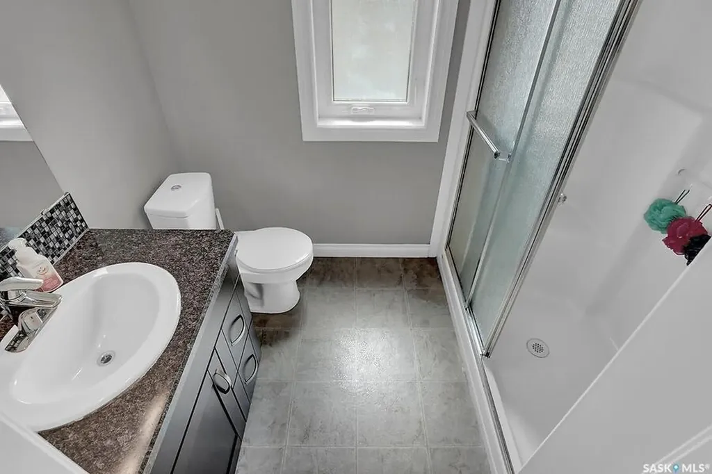 8705 Hincks Lane Regina SK S4Y 0B9