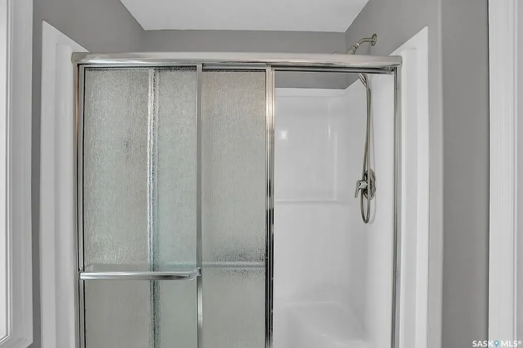 8705 Hincks Lane Regina SK S4Y 0B9
