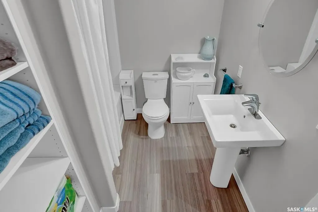 8705 Hincks Lane Regina SK S4Y 0B9