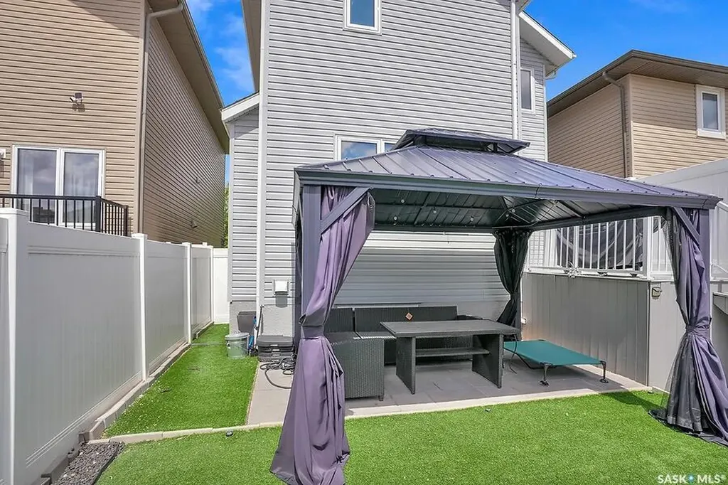8705 Hincks Lane Regina SK S4Y 0B9