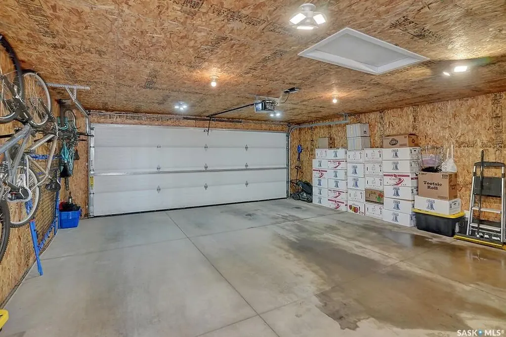 8705 Hincks Lane Regina SK S4Y 0B9