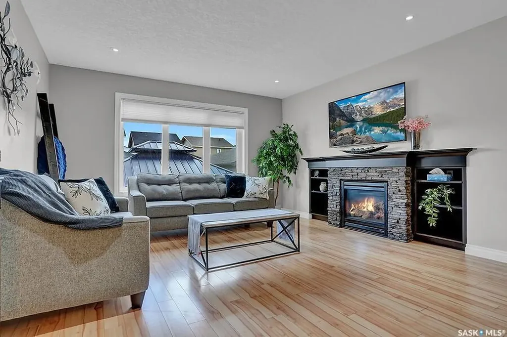 8705 Hincks Lane Regina SK S4Y 0B9