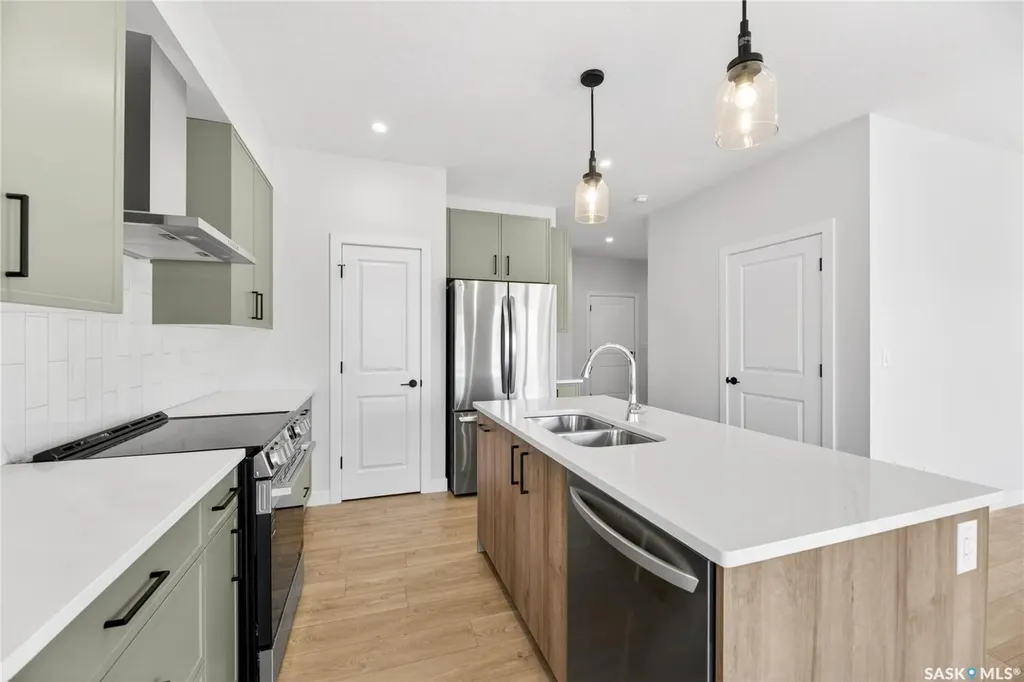 830 Brighton Boulevard Saskatoon SK S7V 2A8