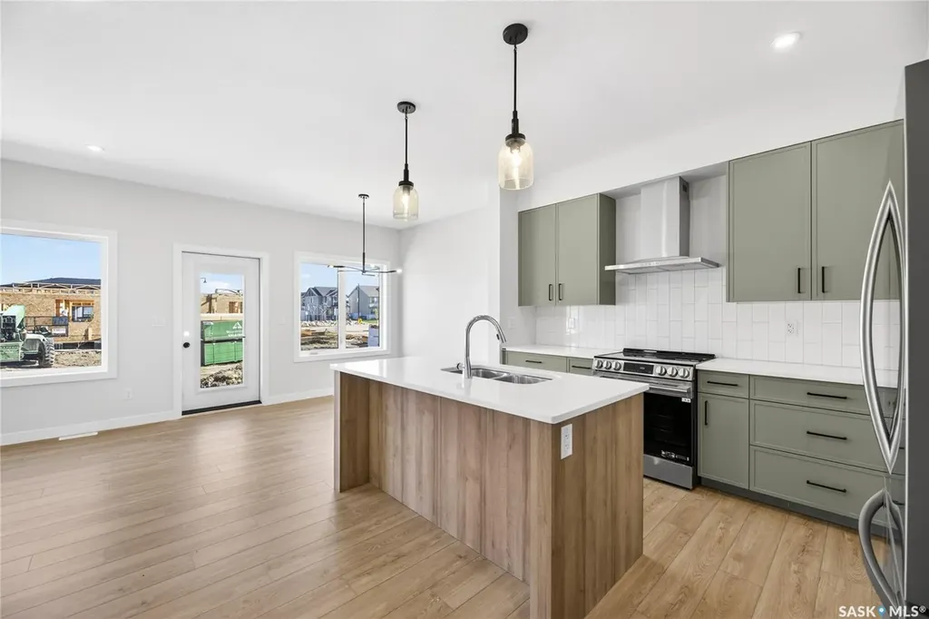 830 Brighton Boulevard Saskatoon SK S7V 2A8