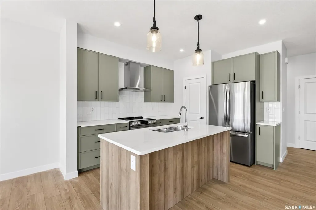 830 Brighton Boulevard Saskatoon SK S7V 2A8