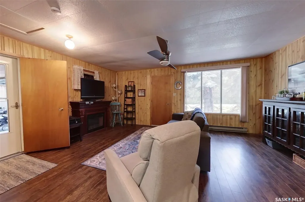 155 Lakeshore Crescent Mckillop Rm No. 220 SK S0G 1C0