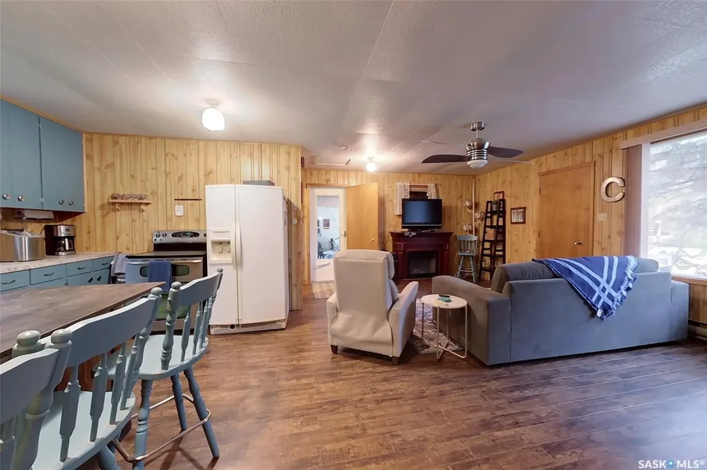 155 Lakeshore Crescent Mckillop Rm No. 220 SK S0G 1C0